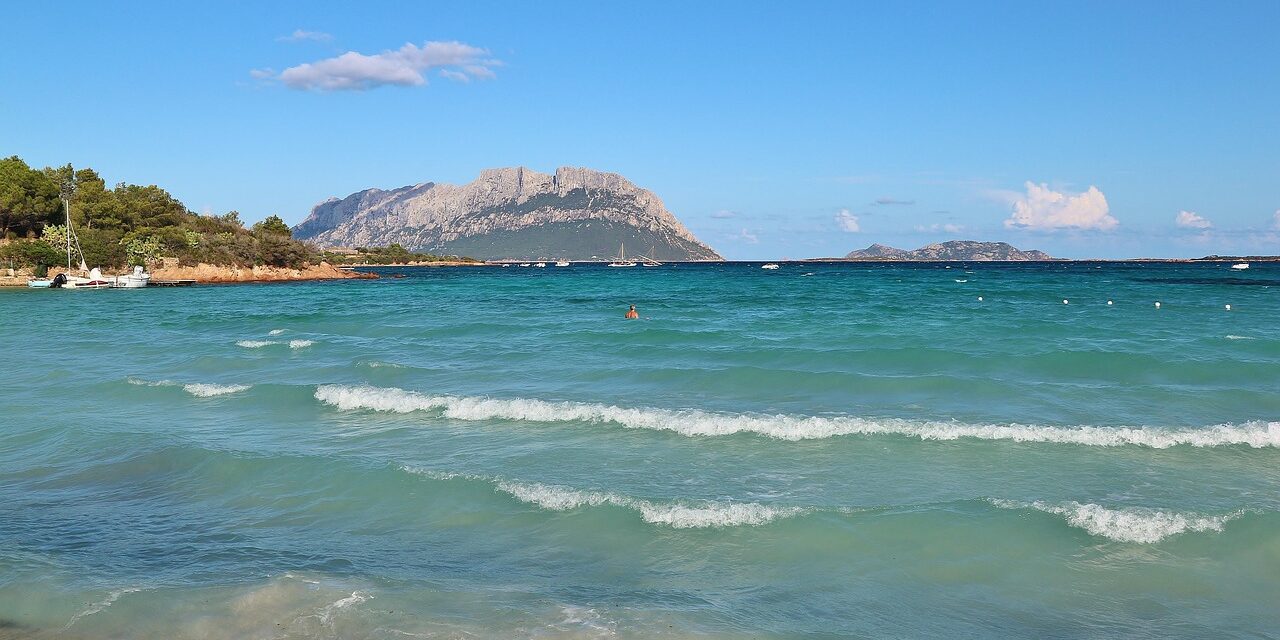 3021795-sardinia-4479235_1280