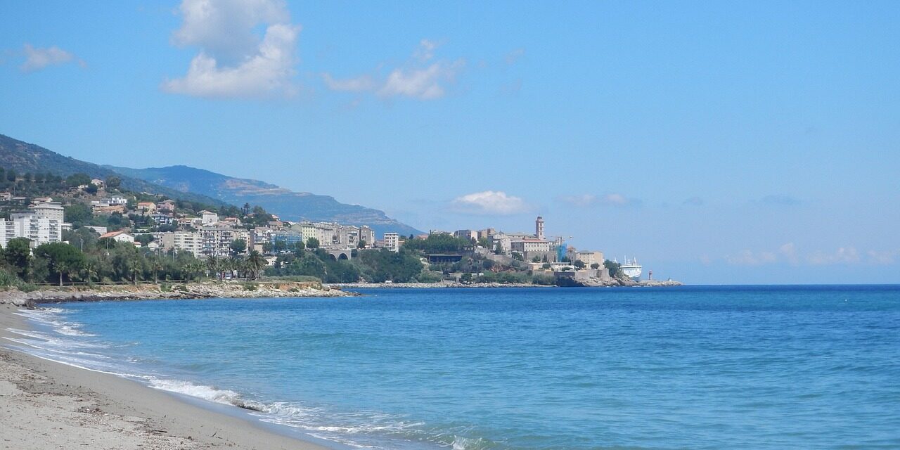 aude28-corsican-2368858_1280