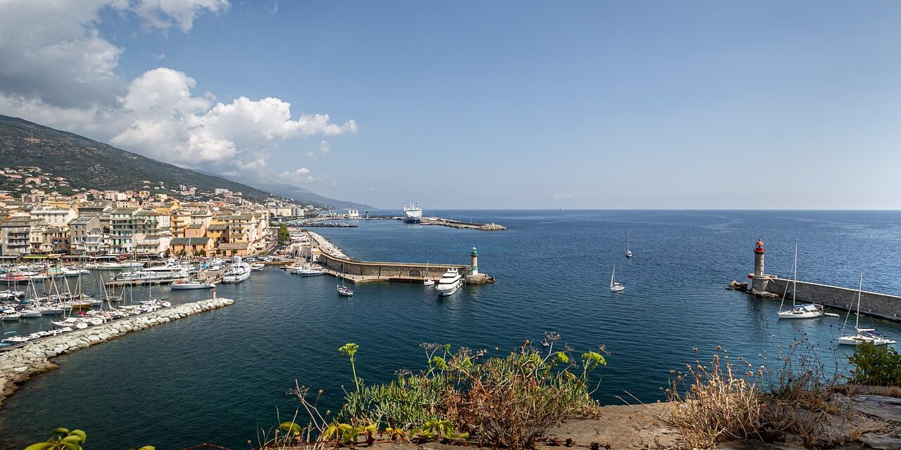 cd_photosaddict-bastia-5245356_1280