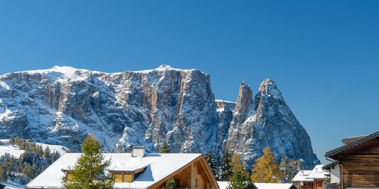 larsboettcher-mountains-5698329_1280