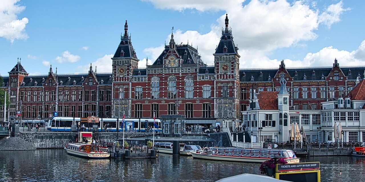 memorycatcher-amsterdam-centraal-station-6778948_1280 (1)