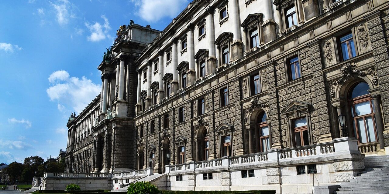 paulinameds-palace-3700426_1280